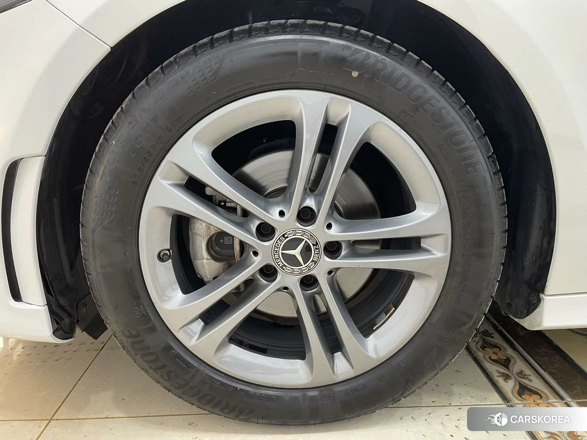 Mercedes-Benz Class A id 4467889 из Китая 18