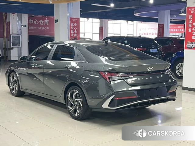 Hyundai Elantra id 4348475 из Китая 9