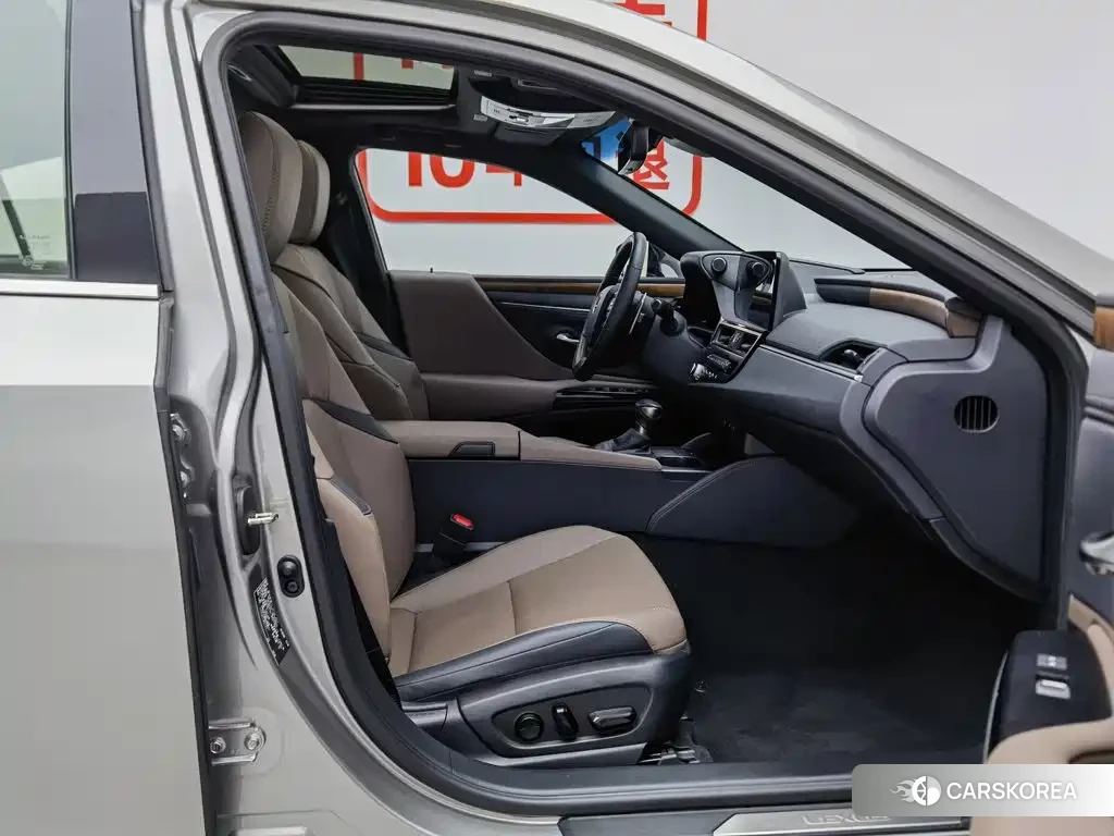 Lexus ES id 4669263 из Китая 21