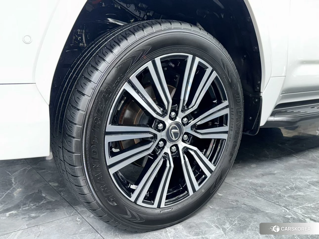 Lexus LX id 4452432 из Китая 12