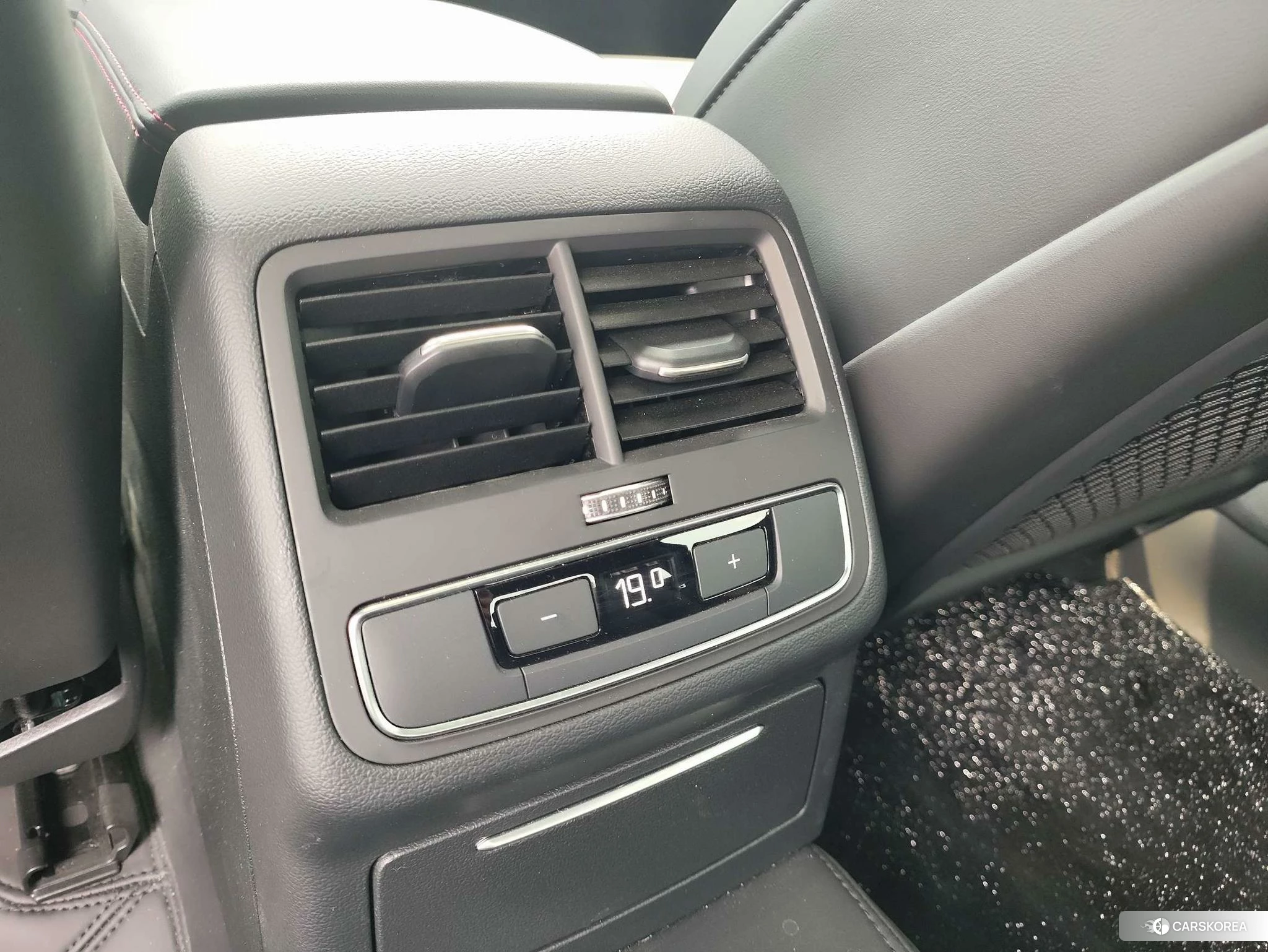 Audi A4L id 4512636 из Китая 11