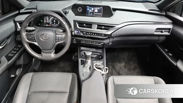 Lexus UX250h id 3740468 из Кореи 17