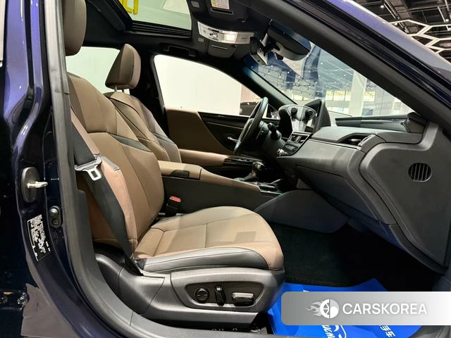 Lexus ES id 4314267 из Китая 33