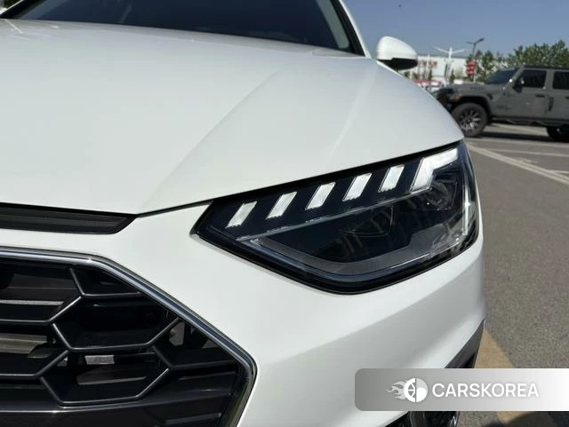 Audi A4L id 4275470 из Китая 10