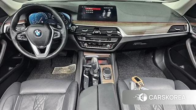 BMW 5 Series (G30) id 3748312 из Кореи 17