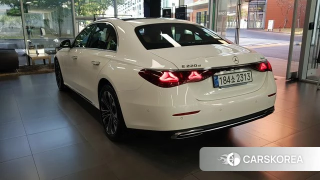 Mercedes-Benz E-Class W214 id 4853411 из Кореи 17