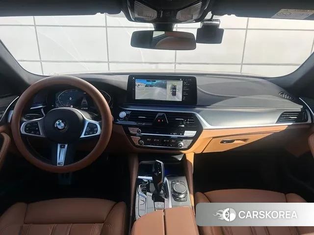 BMW 5 Series (G30) id 3571913 из Кореи 17