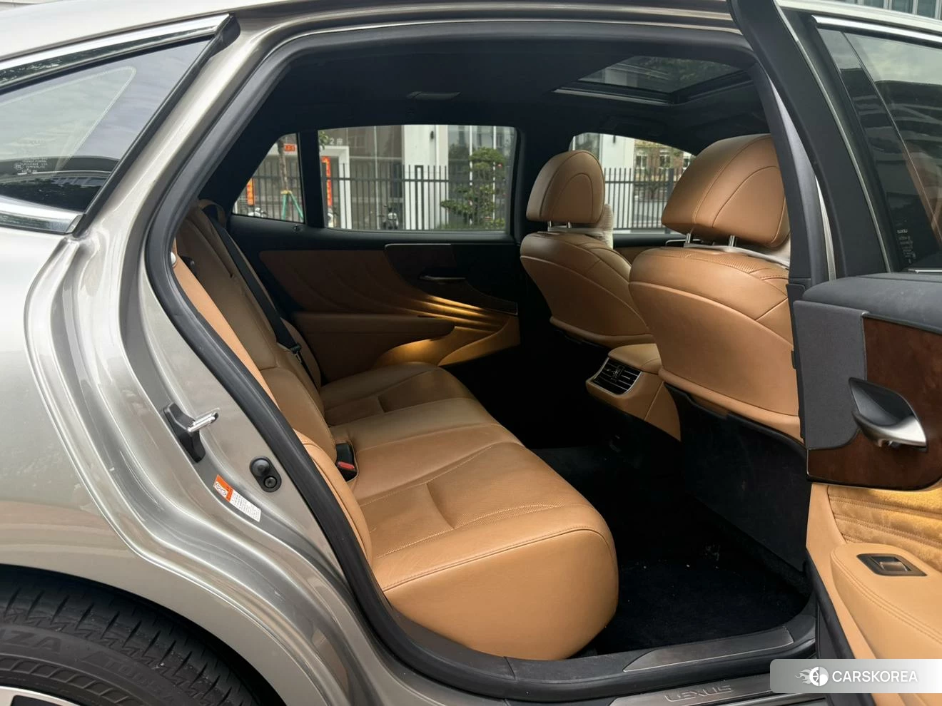 Lexus LS id 4413249 из Китая 17