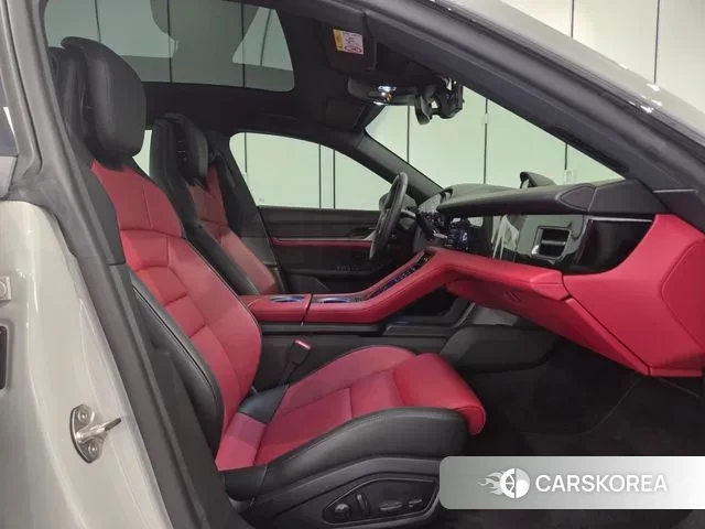 Porsche Taycan id 3695896 из Кореи 9