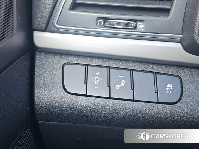 Hyundai Avante AD id 3796131 из Кореи 17