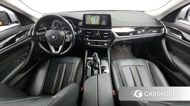 BMW 5 Series (G30) id 3090732 из Кореи 17