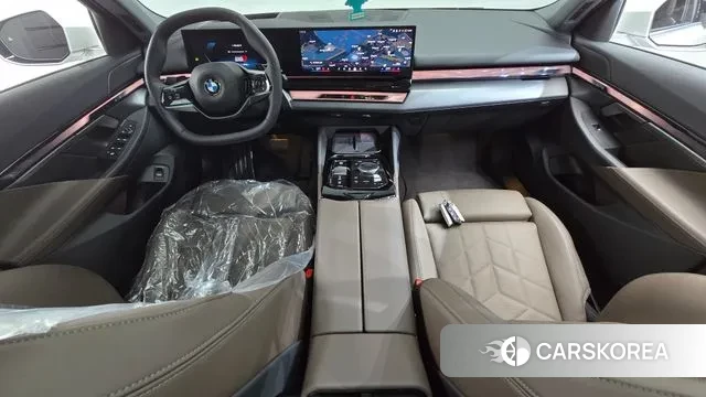 BMW 5 Series (G60) id 3554832 из Кореи 17