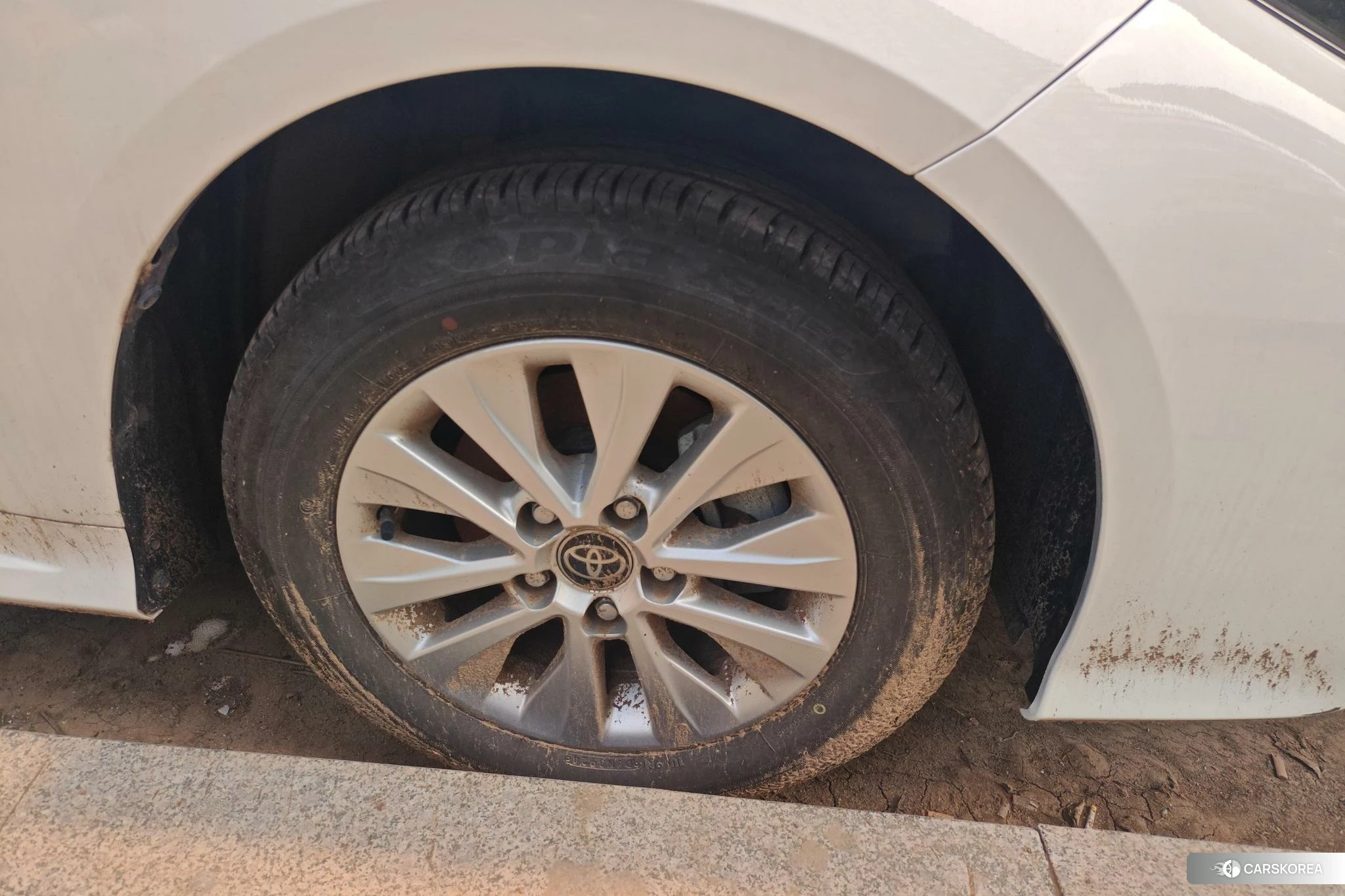 Toyota Corolla id 4510752 из Китая 14