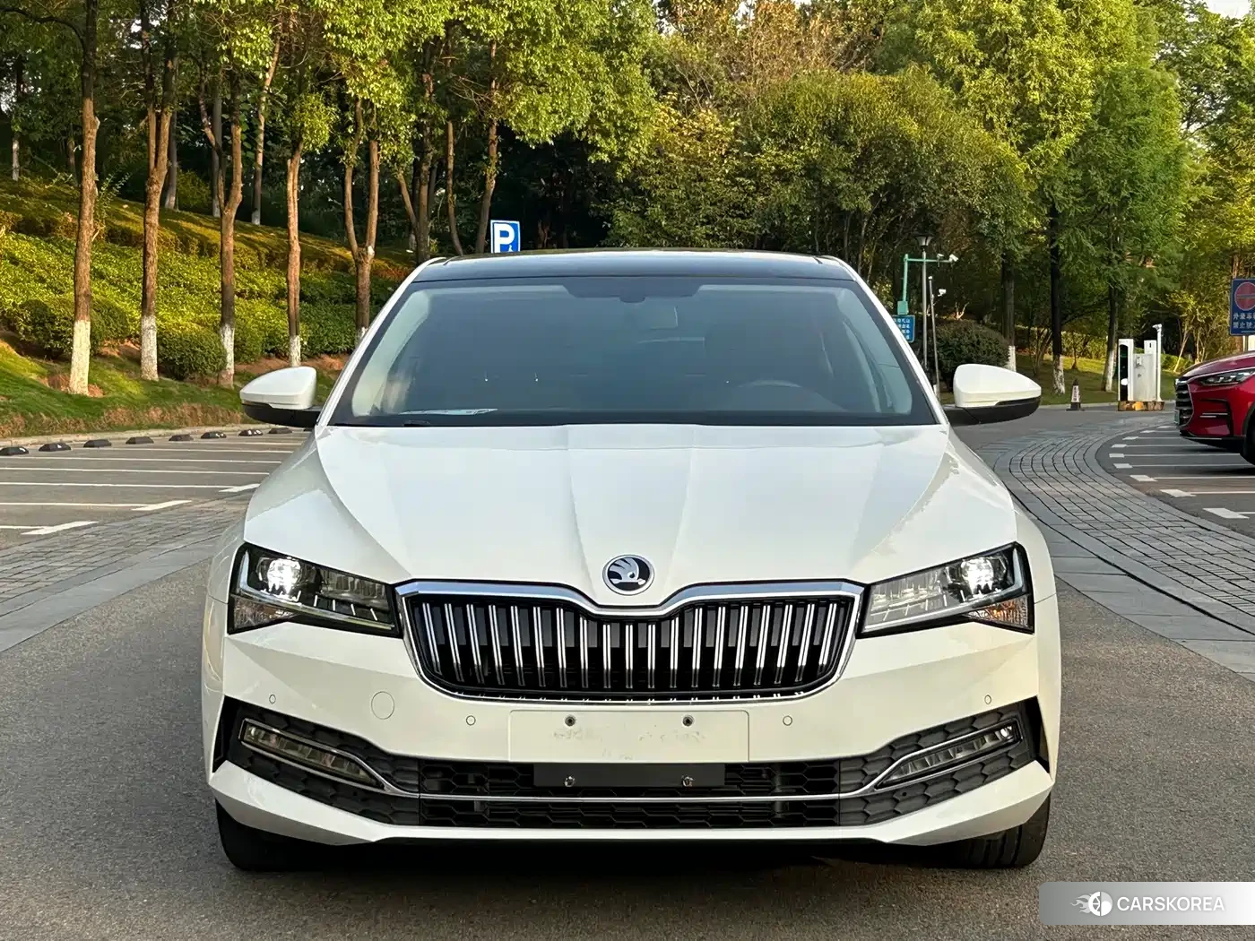 Skoda Superb id 4681186 из Китая 23
