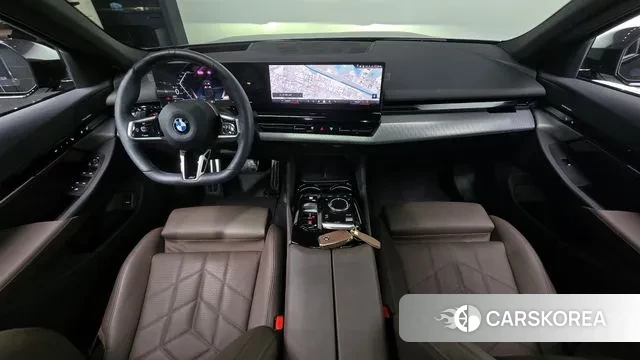 BMW 5 Series (G60) id 3523373 из Кореи 17