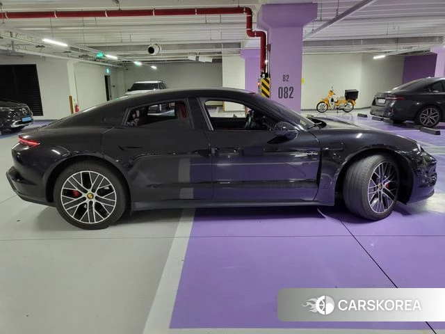 Porsche Taycan id 4542366 из Кореи 16