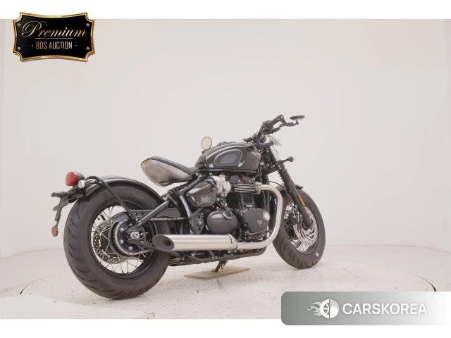 Triumph BONNEVILLE BOBBER 2024 из Японии, фото 3