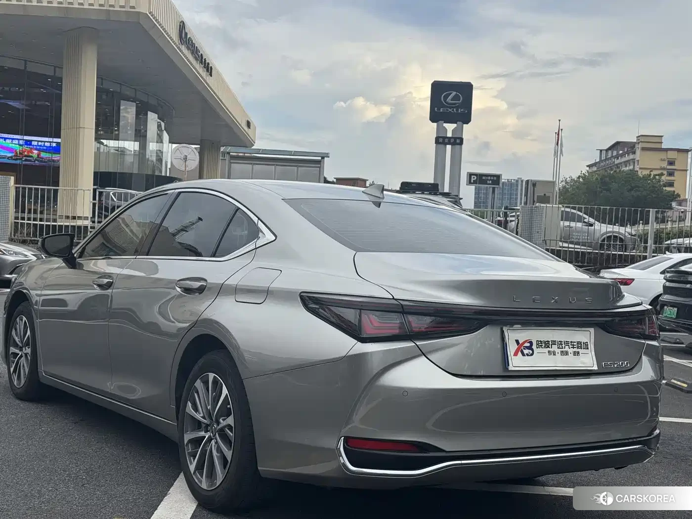 Lexus ES id 4577500 из Китая 17