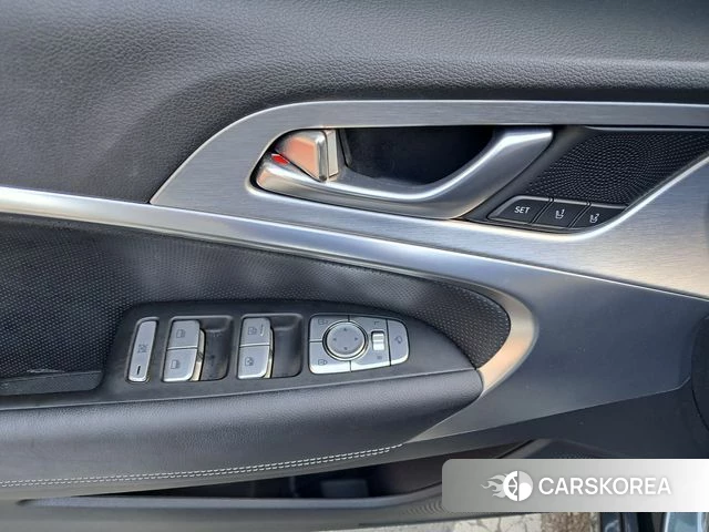 Genesis G70 id 4285831 из Кореи 17
