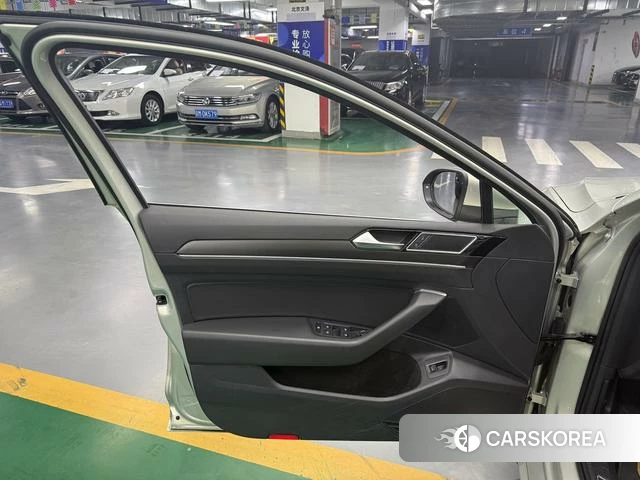 Volkswagen Magotan id 4335758 из Китая 18