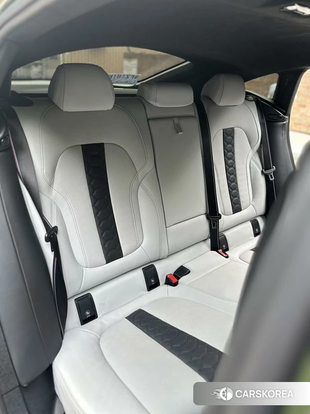 BMW X6 M id 4277944 из Китая 13
