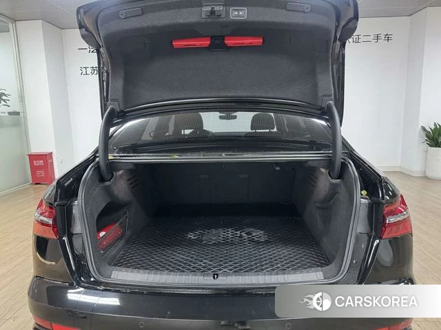 Audi A6L id 4290296 из Китая 8