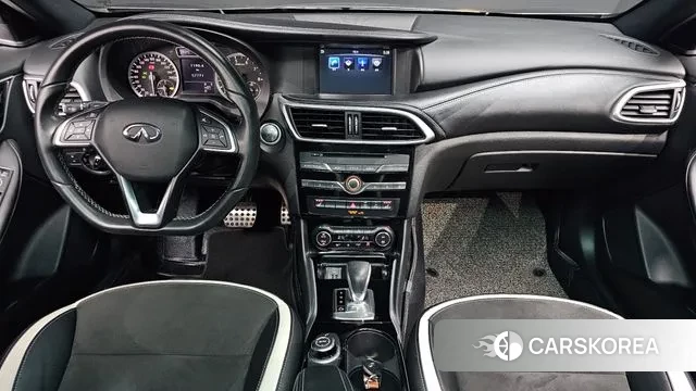 Infiniti Q30 id 3134118 из Кореи 17