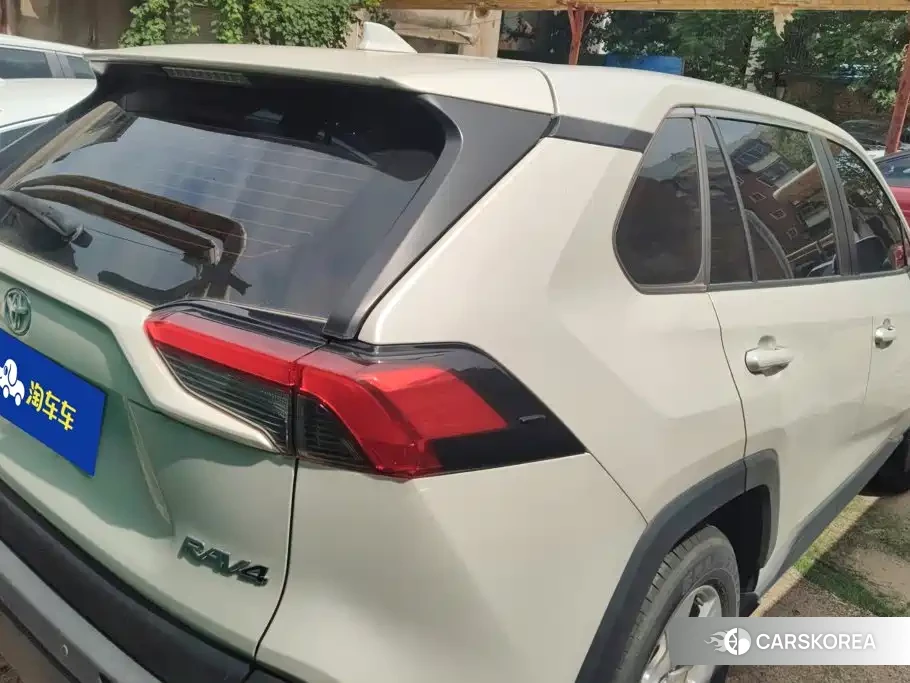 Toyota RAV4 id 4622604 из Китая 13
