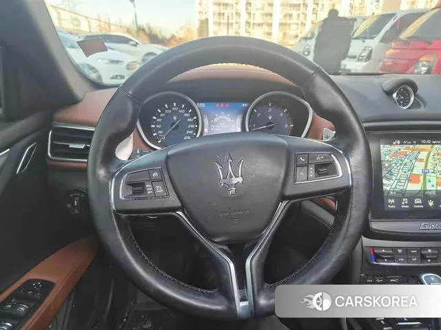 Maserati Ghibli id 3611908 из Кореи 16