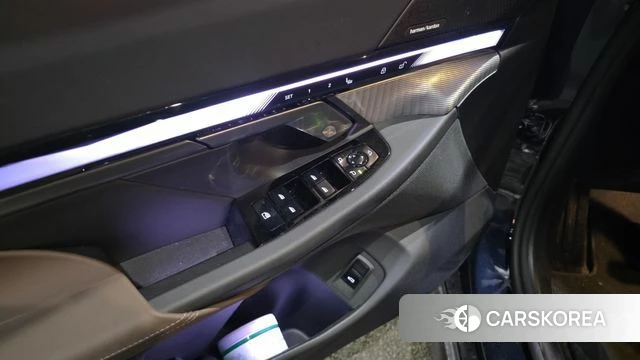 BMW 5 Series (G60) id 4791829 из Кореи 7