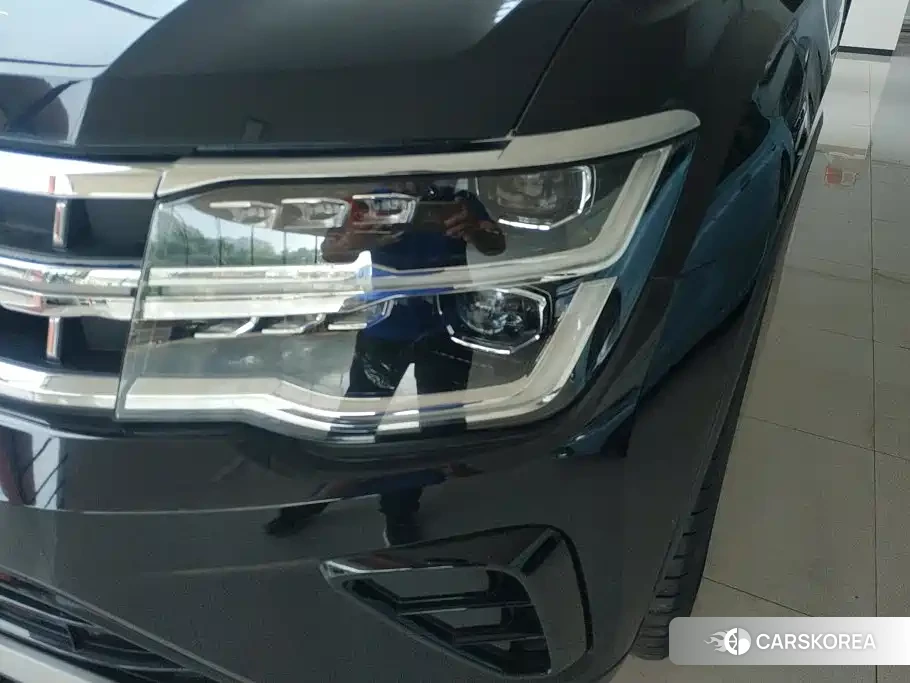 Volkswagen Touareg id 4686274 из Китая 13