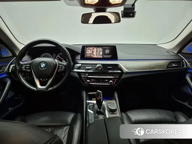 BMW 5 Series (G30) id 3291961 из Кореи 17