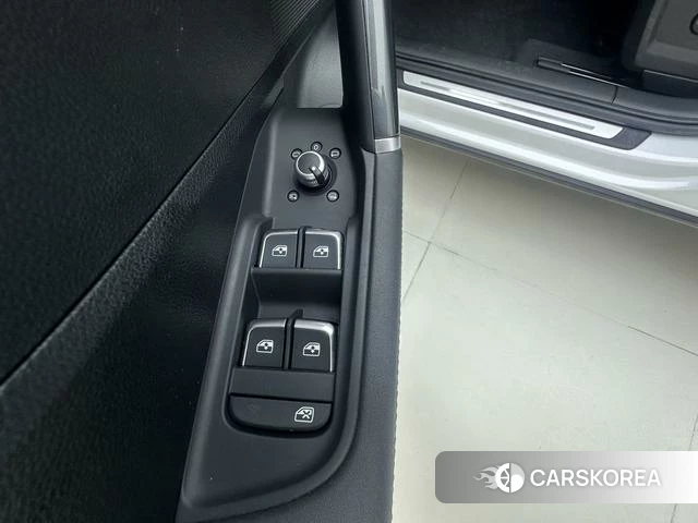 Audi Q2L id 4313289 из Китая 21