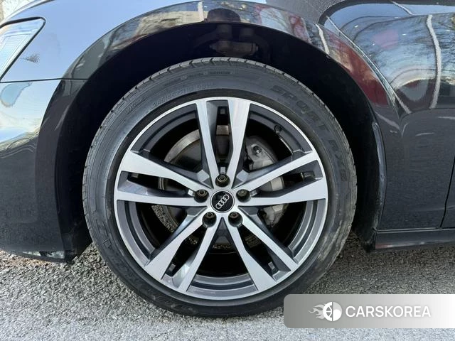 Audi A6L id 4271426 из Китая 13