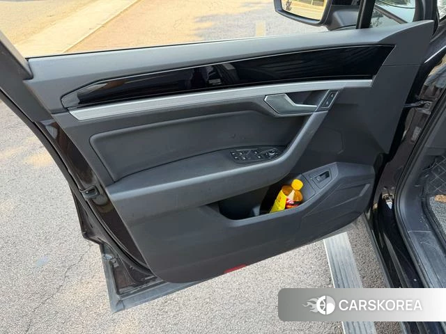 Volkswagen Touareg id 4348703 из Китая 11