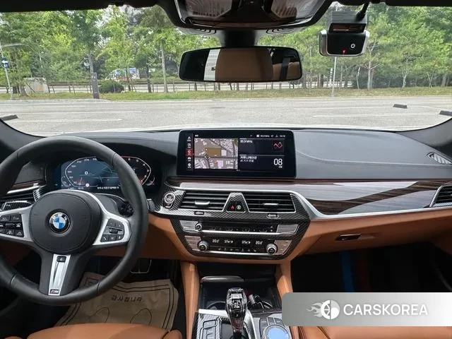 BMW 5 Series (G30) id 3032401 из Кореи 17