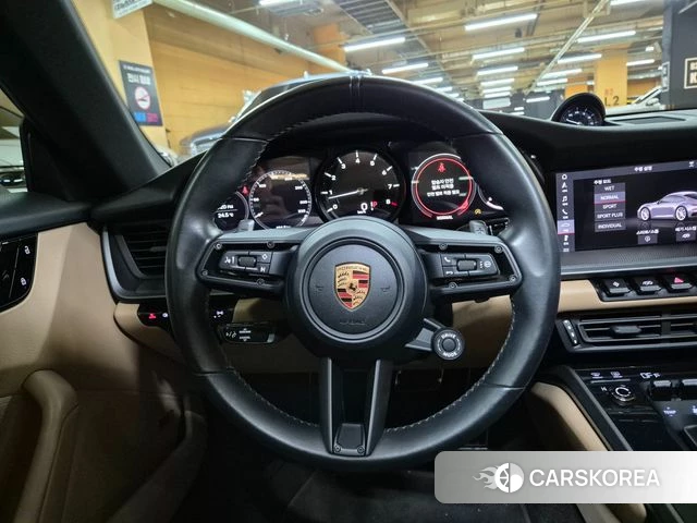 Porsche 911(992) id 4693432 из Кореи 16
