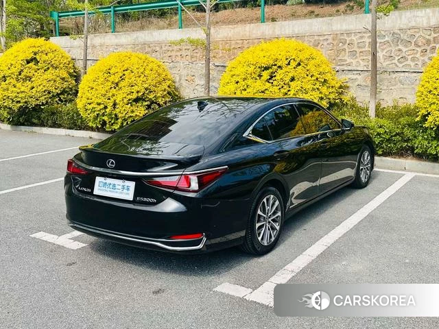 Lexus ES id 4278303 из Китая 15