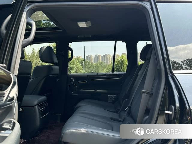 Lexus LX id 4262153 из Китая 13