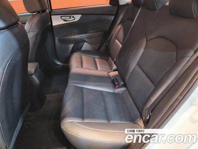 Kia Come New K3 id 2746960 из Кореи 17