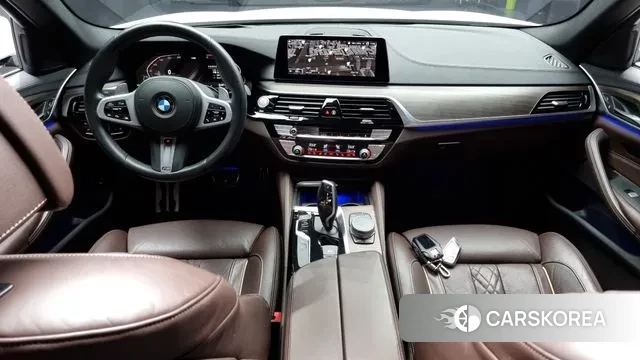 BMW 5 Series (G30) id 3428946 из Кореи 17