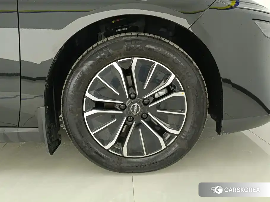 Nissan N6 id 4659754 из Китая 13