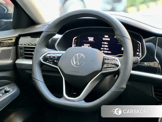 Volkswagen Passat id 4359105 из Китая 21