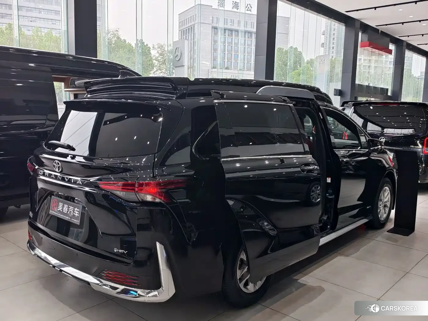 Toyota Granvia id 4622337 из Китая 9