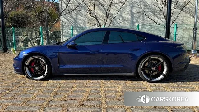 Porsche Taycan id 3621468 из Кореи 17