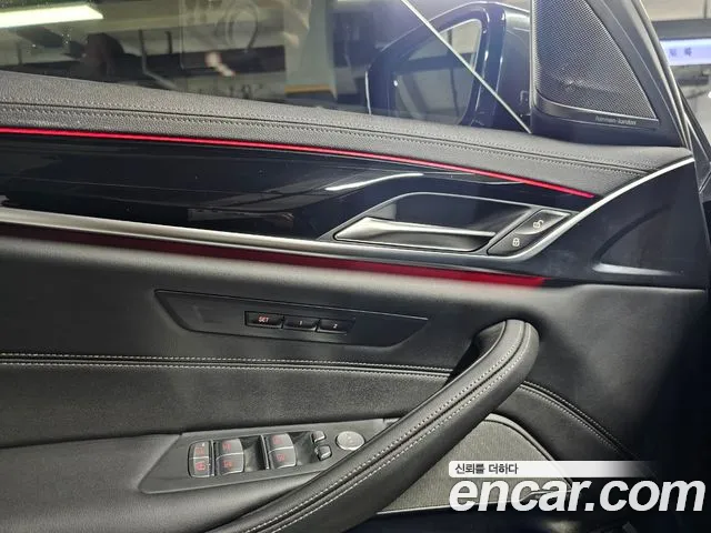 BMW 5 Series (G30) id 2838084 из Кореи 9