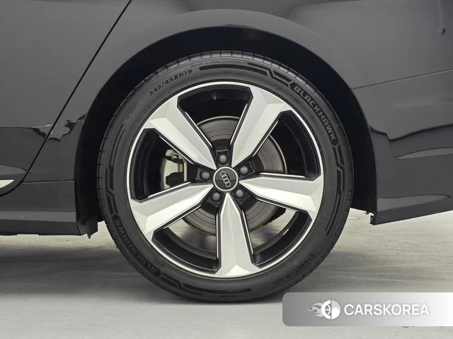 Audi A6L id 4209256 из Китая 17