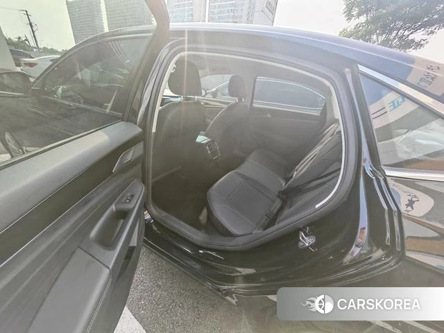 Volkswagen Passat id 4365759 из Китая 7