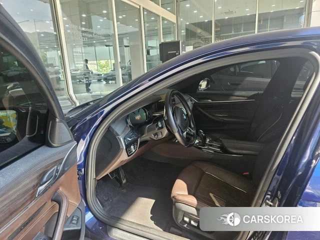 BMW 5 Series (G30) id 4728266 из Кореи 7