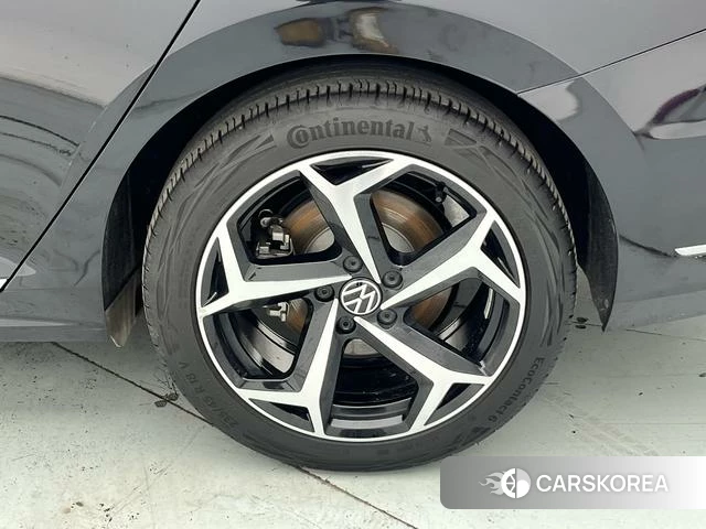 Volkswagen Passat id 4259495 из Китая 25